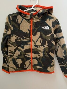 The North Face Kids' Camo Fleece Hoodie in Olive, Beige & Orange Trim